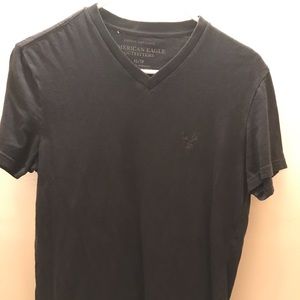 American Eagle v-neck tee